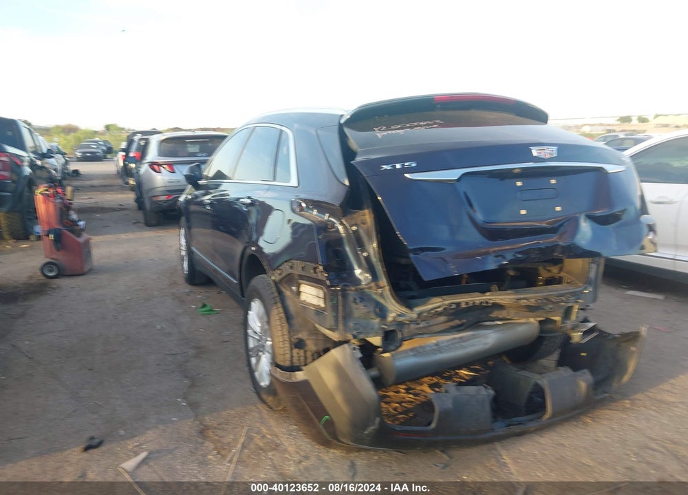 2017 CADILLAC XT5 STANDARD VIN: 1GYKNARS8HZ192421