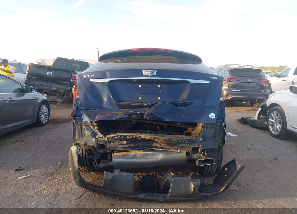 2017 CADILLAC XT5 STANDARD VIN: 1GYKNARS8HZ192421