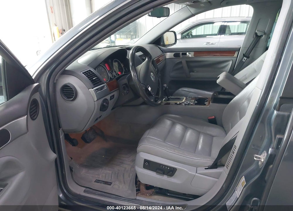 2005 VOLKSWAGEN TOUAREG VIN: WVGBG77L75D002269