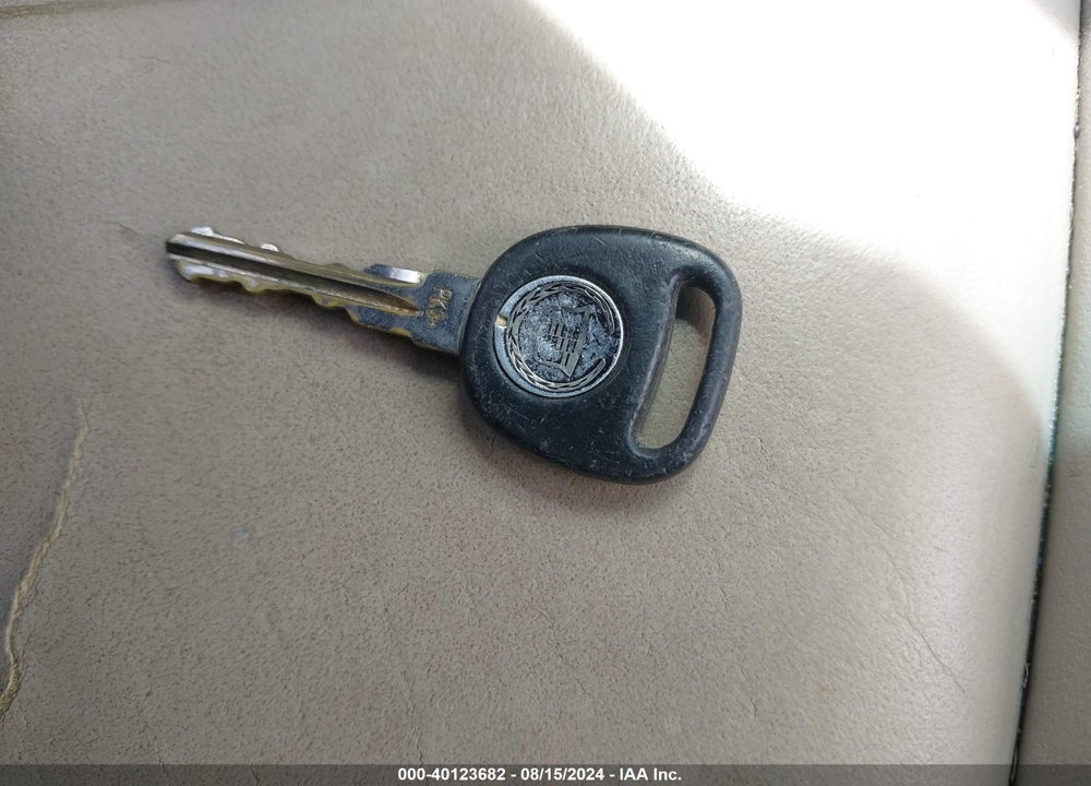 2005 CADILLAC SRX V6 VIN: 1GYEE637450215529