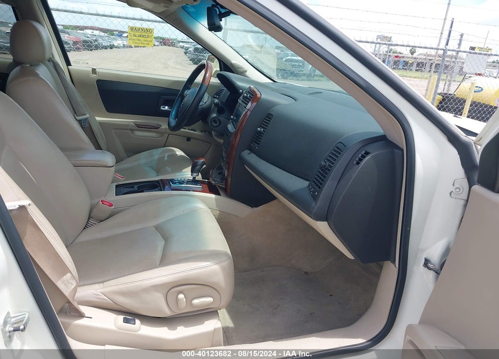 2005 CADILLAC SRX V6 VIN: 1GYEE637450215529
