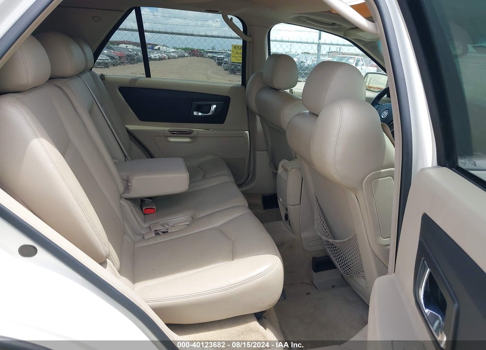 2005 CADILLAC SRX V6 VIN: 1GYEE637450215529