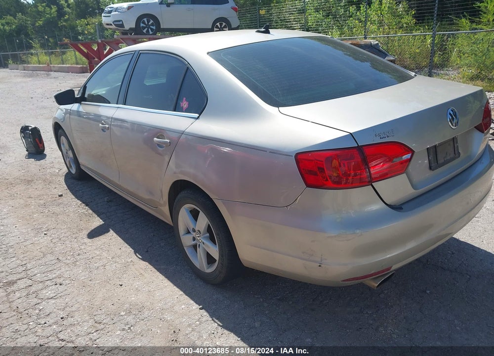 2013 VOLKSWAGEN JETTA 2.0L TDI VIN: 3VWLL7AJ0DM232554