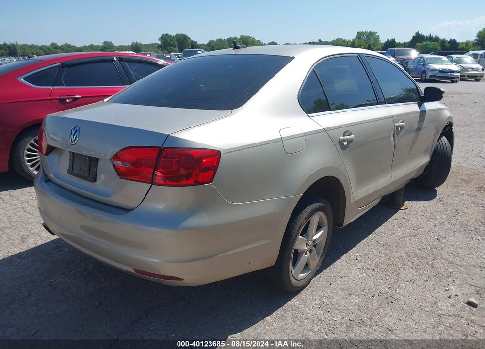 2013 VOLKSWAGEN JETTA 2.0L TDI VIN: 3VWLL7AJ0DM232554