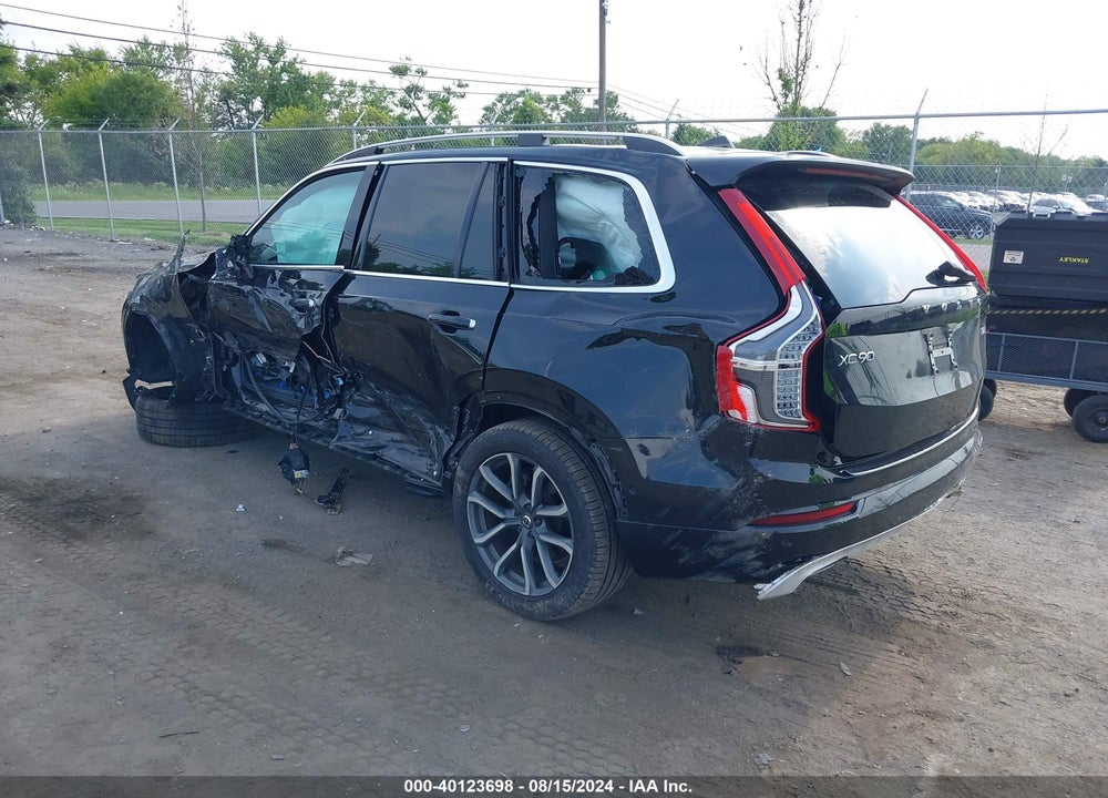 2017 VOLVO XC90 T6 MOMENTUM VIN: YV4A22PK4H1117066