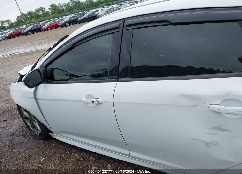 2018 FORD FOCUS ST VIN: 1FADP3L91JL309295