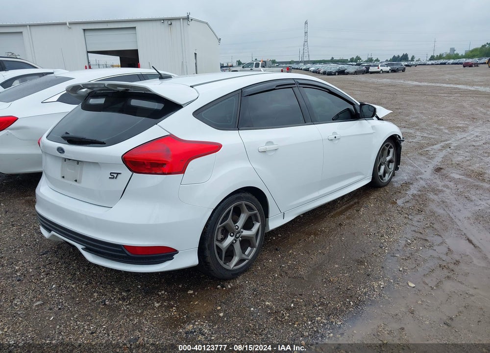 2018 FORD FOCUS ST VIN: 1FADP3L91JL309295
