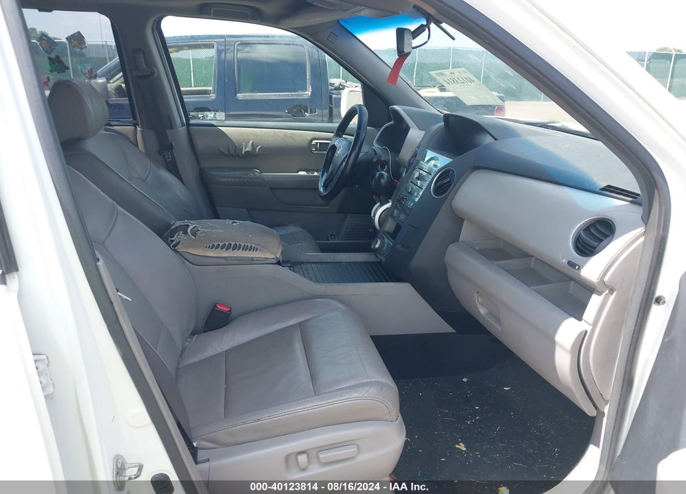 2010 HONDA PILOT TOURING VIN: 5FNYF4H90AB008727