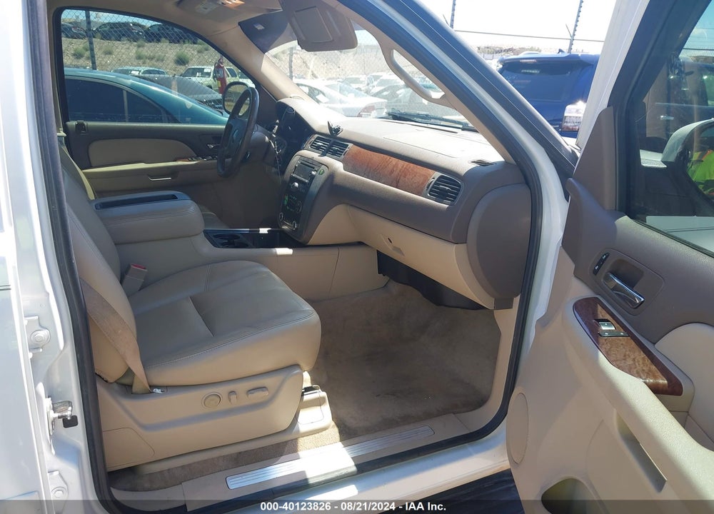 2008 GMC YUKON SLT VIN: 1GKFK13028R143985
