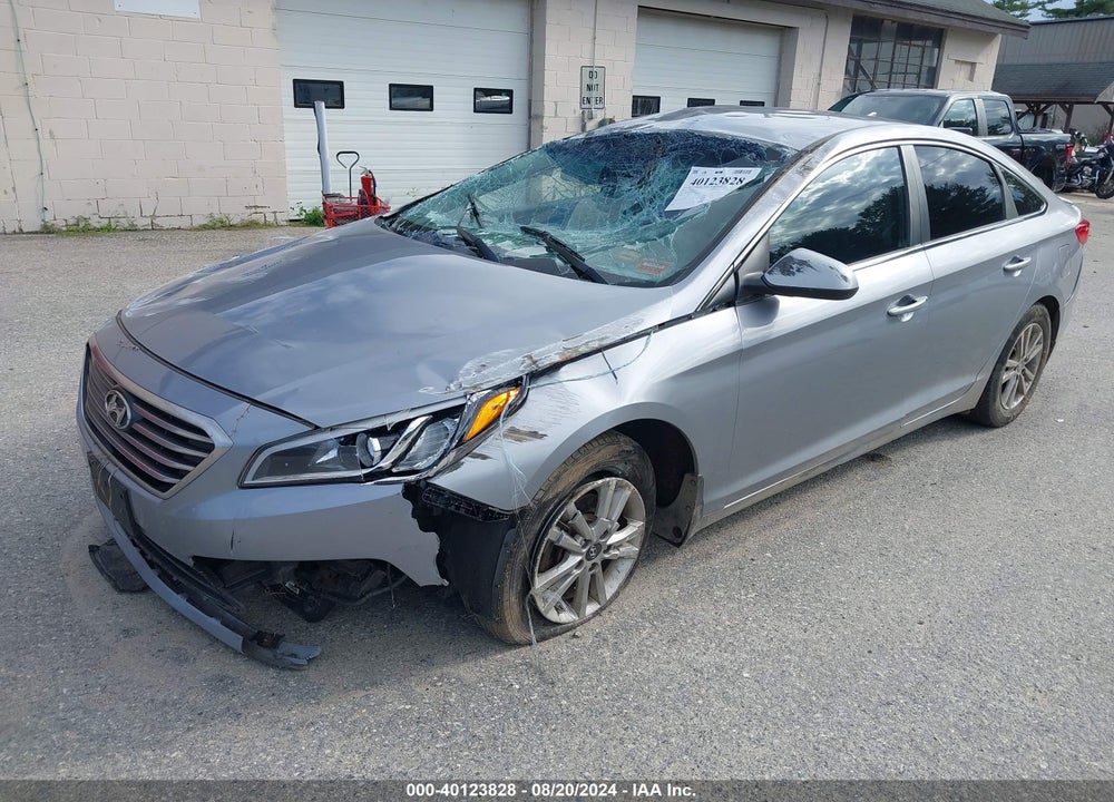 2015 HYUNDAI SONATA SE VIN: 5NPE24AF1FH197590