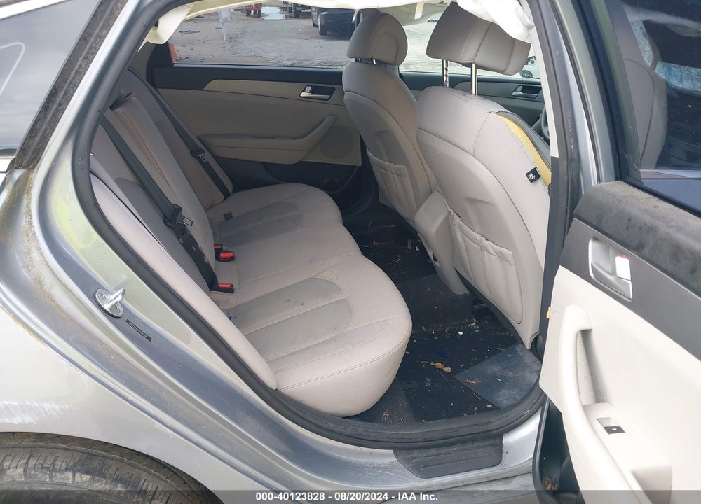 2015 HYUNDAI SONATA SE VIN: 5NPE24AF1FH197590