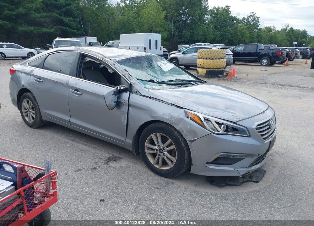 2015 HYUNDAI SONATA SE VIN: 5NPE24AF1FH197590