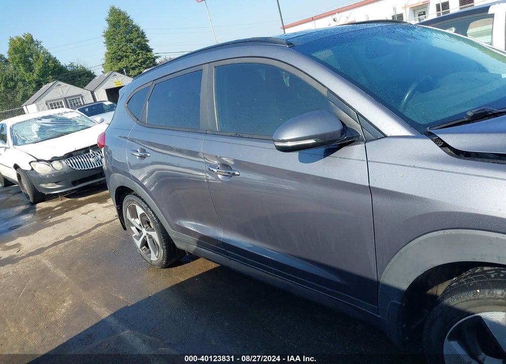 2016 HYUNDAI TUCSON LIMITED VIN: KM8J33A29GU148174