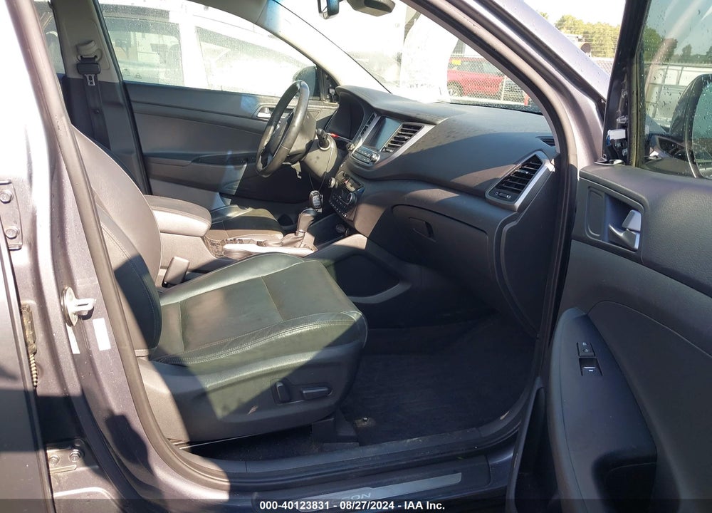 2016 HYUNDAI TUCSON LIMITED VIN: KM8J33A29GU148174