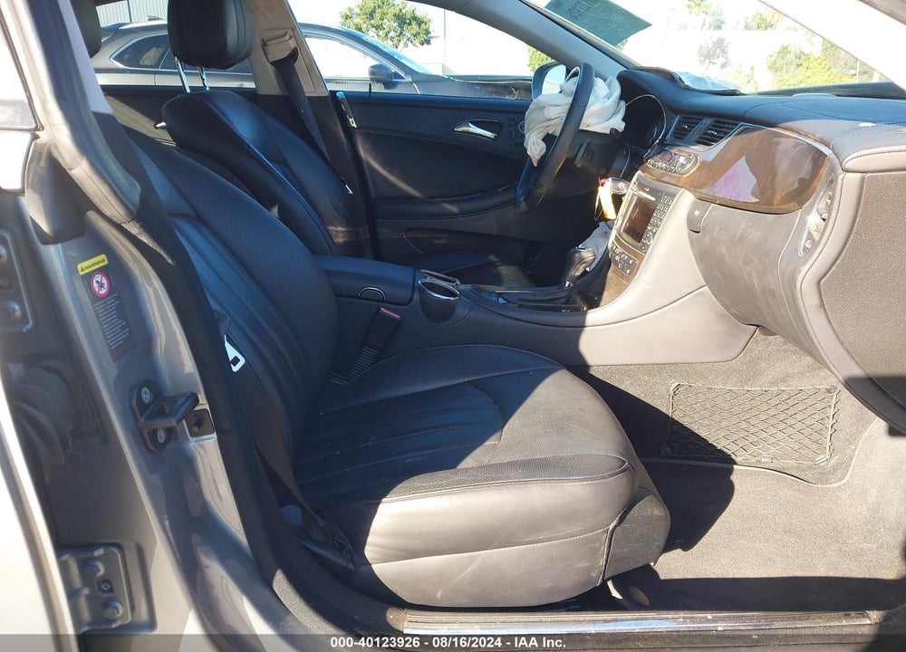 2010 MERCEDES-BENZ CLS 550 VIN: WDDDJ7CB8AA164392