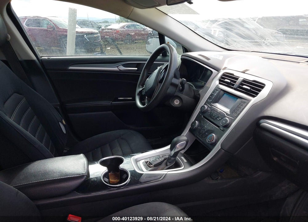 2015 FORD FUSION SE VIN: 3FA6P0H71FR130777