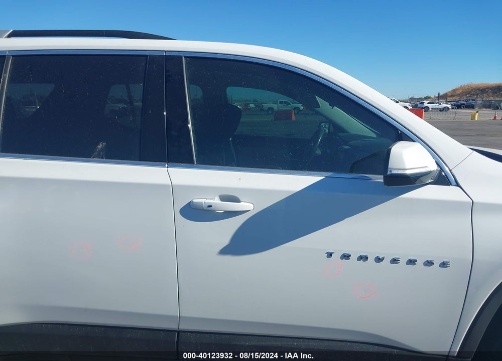2018 CHEVROLET TRAVERSE 1LT VIN: 1GNERGKW0JJ101404