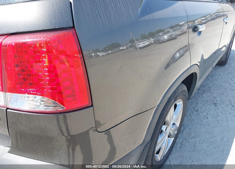 2013 KIA SORENTO EX V6 VIN: 5XYKU4A20DG419521