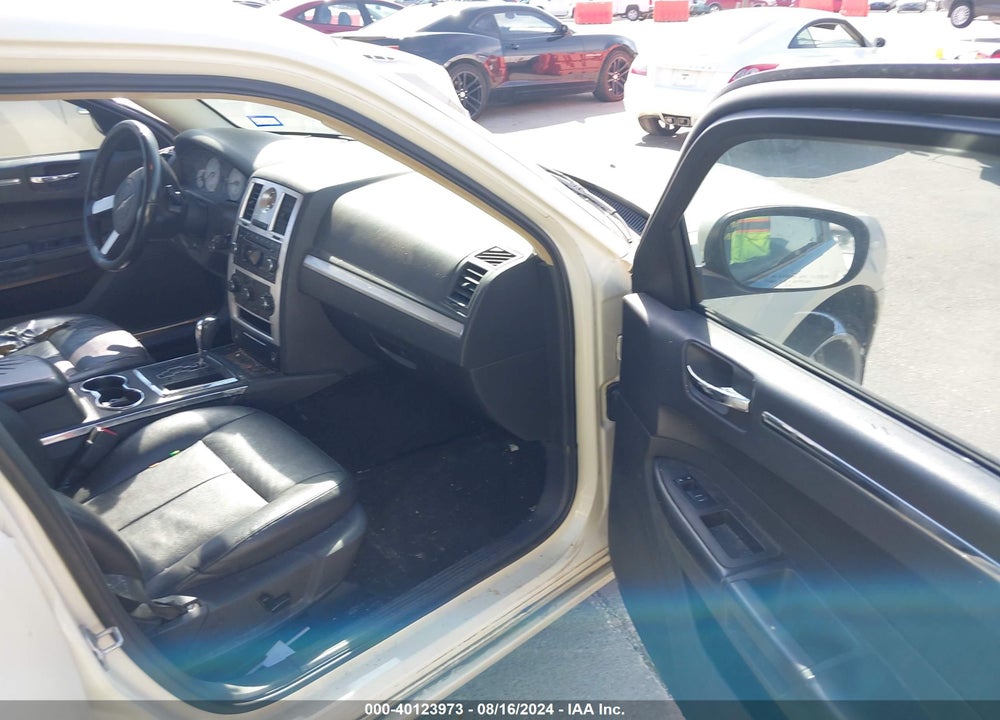 2008 CHRYSLER 300 TOURING VIN: 2C3KA53G98H241272