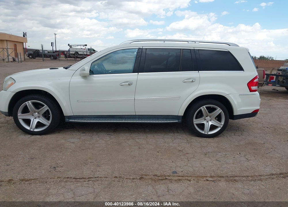 2010 MERCEDES-BENZ GL 550 4MATIC VIN: 4JGBF8GE0AA596595