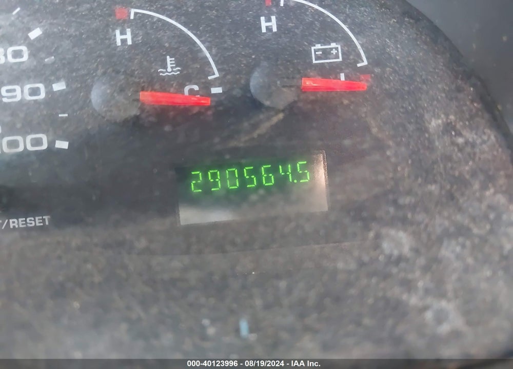 2006 FORD E-350 SUPER DUTY VIN: 1FTSE34L56HB18281
