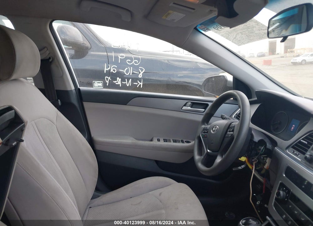 2015 HYUNDAI SONATA SE VIN: 5NPE24AF6FH166691
