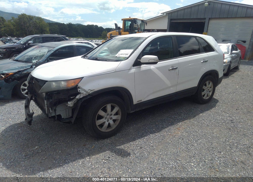 2011 KIA SORENTO LX VIN: 5XYKTCA16BG008366
