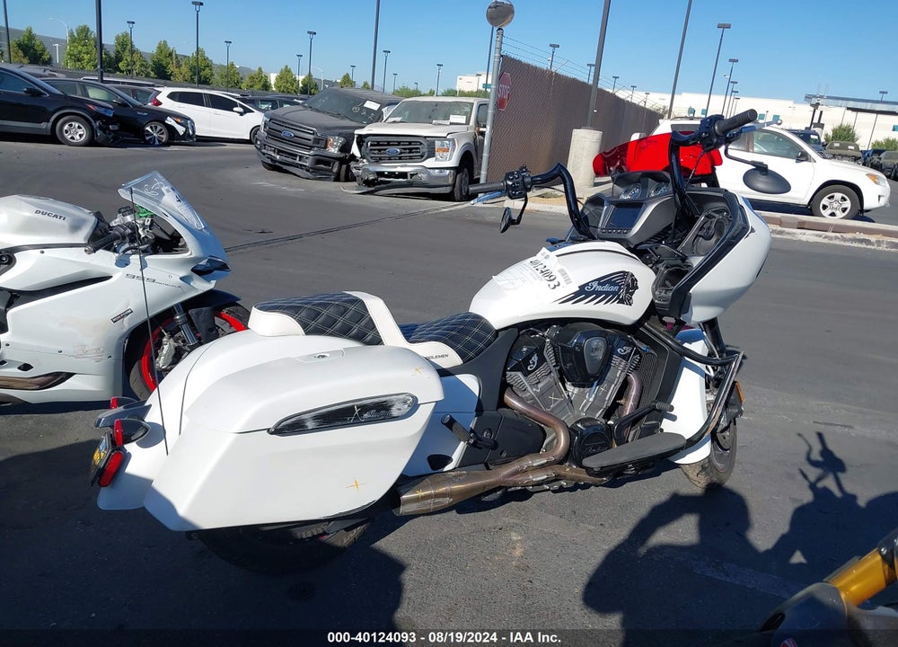 2020 INDIAN MOTORCYCLE CO. CHALLENGER DARK HORSE VIN: 56KLCDRR4L3391308