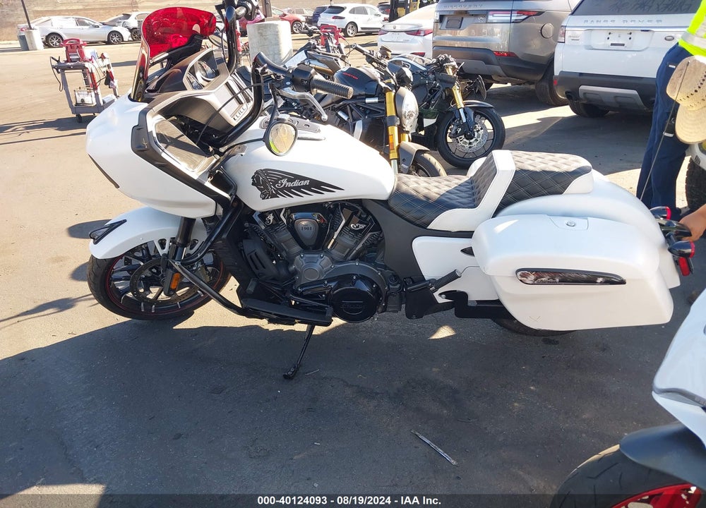 2020 INDIAN MOTORCYCLE CO. CHALLENGER DARK HORSE VIN: 56KLCDRR4L3391308