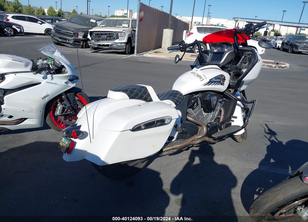 2020 INDIAN MOTORCYCLE CO. CHALLENGER DARK HORSE VIN: 56KLCDRR4L3391308