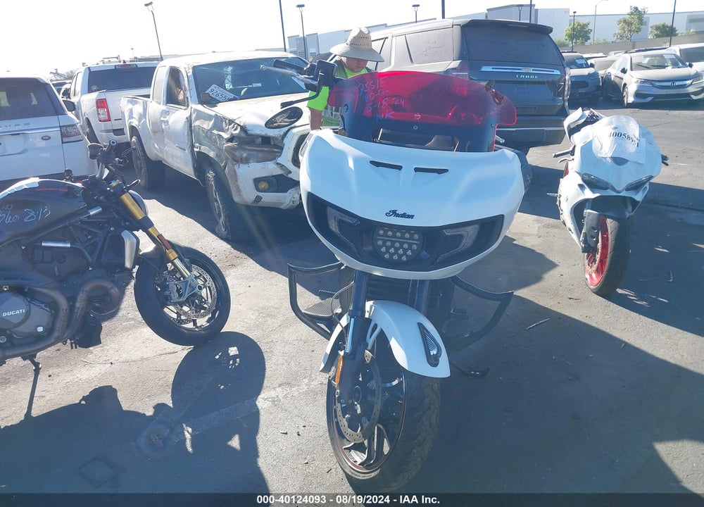 2020 INDIAN MOTORCYCLE CO. CHALLENGER DARK HORSE VIN: 56KLCDRR4L3391308