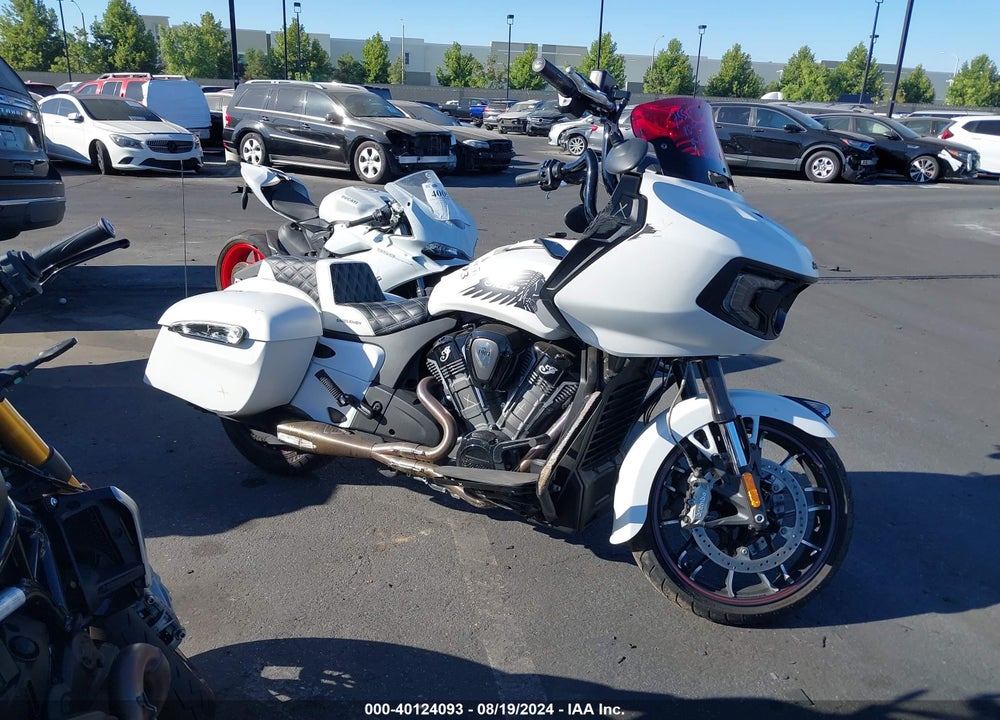 2020 INDIAN MOTORCYCLE CO. CHALLENGER DARK HORSE VIN: 56KLCDRR4L3391308