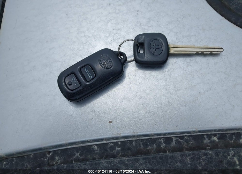 2005 TOYOTA RAV4 VIN: JTEHD20V950041518