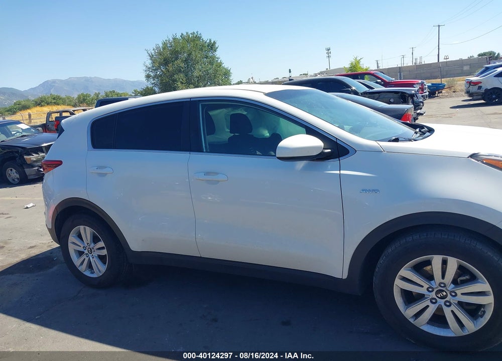 2018 KIA SPORTAGE LX VIN: KNDPMCAC7J7319126
