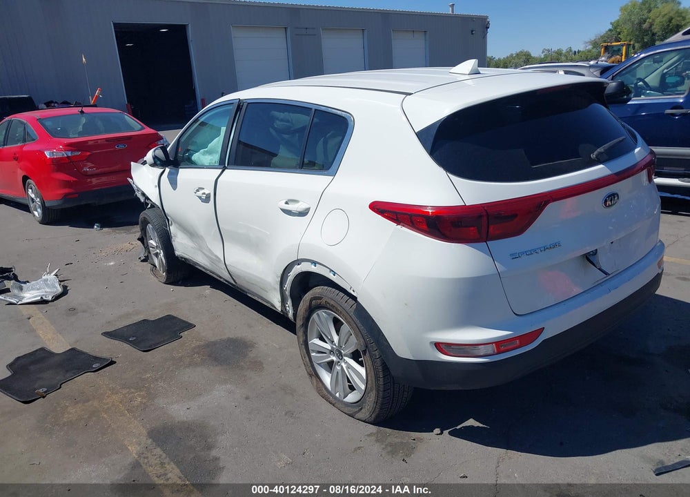 2018 KIA SPORTAGE LX VIN: KNDPMCAC7J7319126