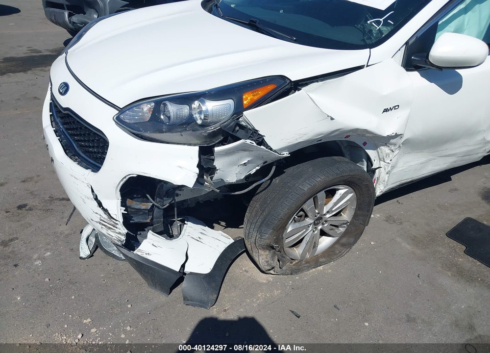 2018 KIA SPORTAGE LX VIN: KNDPMCAC7J7319126