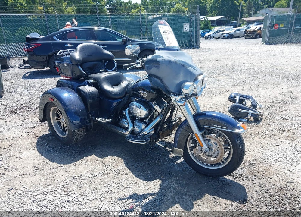 2012 HARLEY-DAVIDSON FLHTCUTG TRI GLIDE ULTRA CLASSIC VIN: 1HD1MAM15CB852966