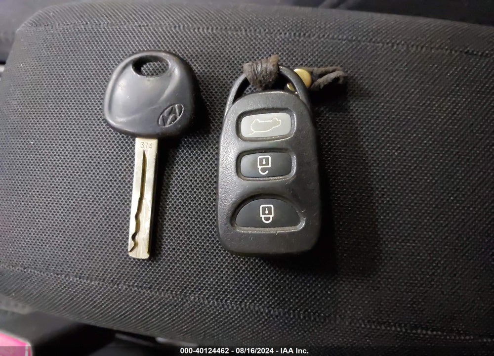 2009 HYUNDAI ELANTRA TOURING VIN: KMHDC86E29U046330