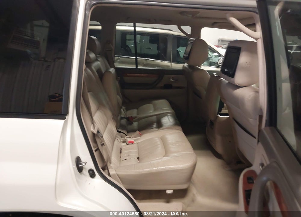 2005 LEXUS LX 470 VIN: JTJHT00W153554889