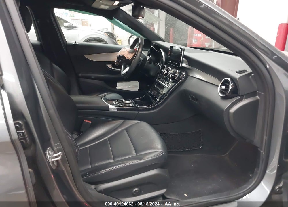 2018 MERCEDES-BENZ C 300 VIN: 55SWF4JB1JU242152