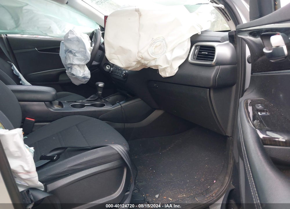 2019 KIA SORENTO 2.4L L VIN: 5XYPG4A34KG516823