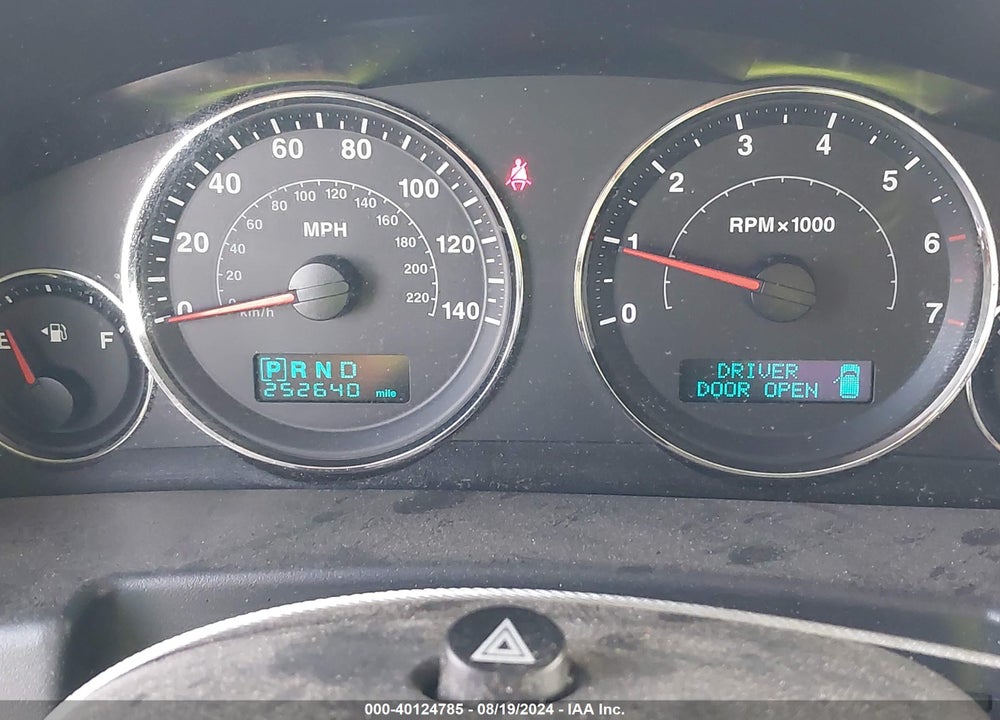 2006 JEEP COMMANDER VIN: 1J8HG48K26C325843