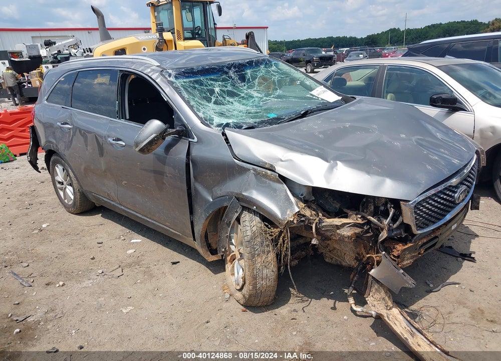 2018 KIA SORENTO 2.4L LX VIN: 5XYPG4A38JG408137