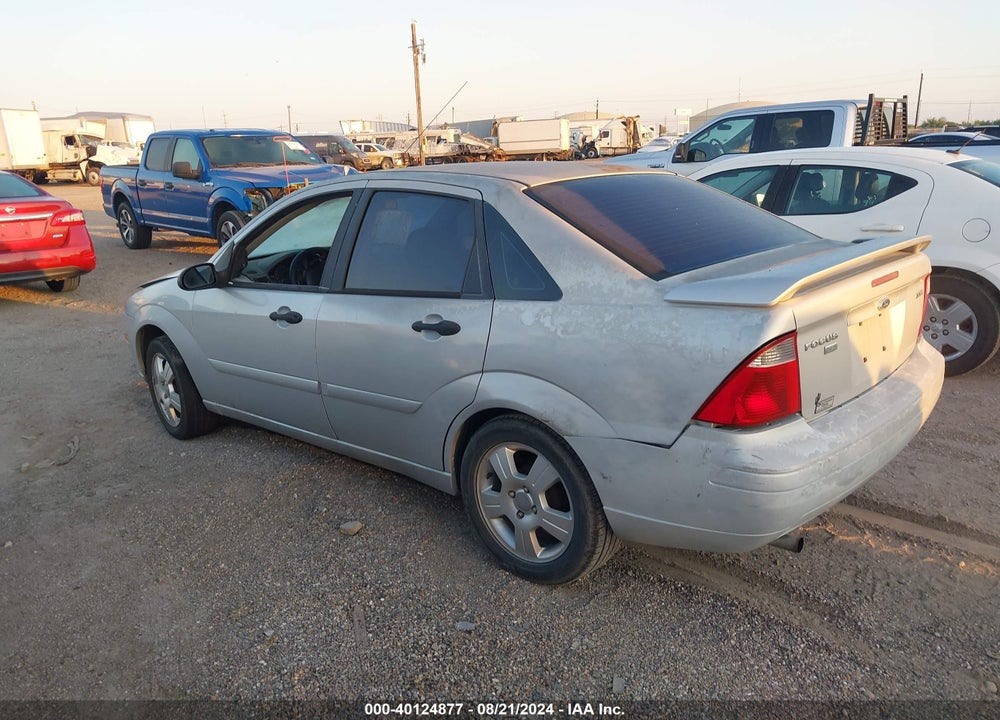 2005 FORD FOCUS ZX4 VIN: 1FAFP34N55W155652
