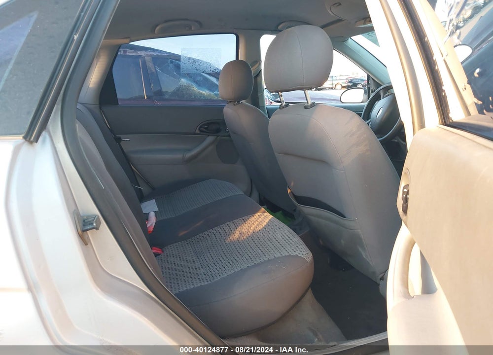 2005 FORD FOCUS ZX4 VIN: 1FAFP34N55W155652