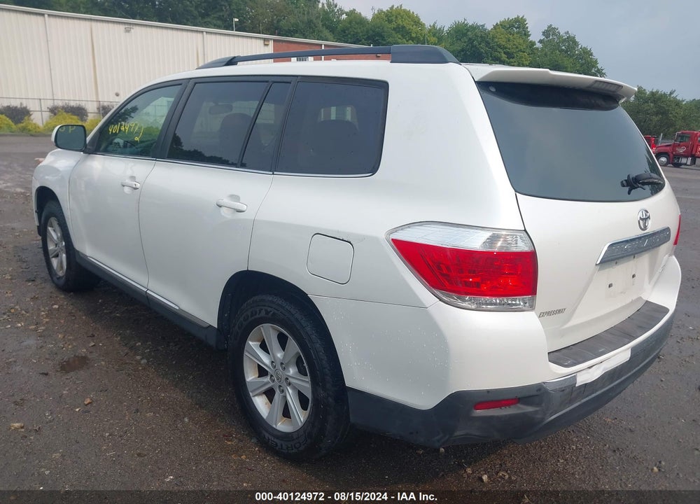 2011 TOYOTA HIGHLANDER BASE V6 VIN: 5TDBK3EH4BS062326