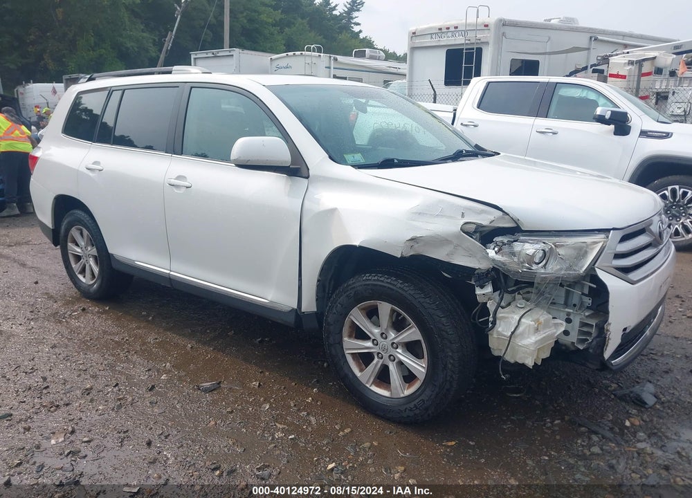 2011 TOYOTA HIGHLANDER BASE V6 VIN: 5TDBK3EH4BS062326