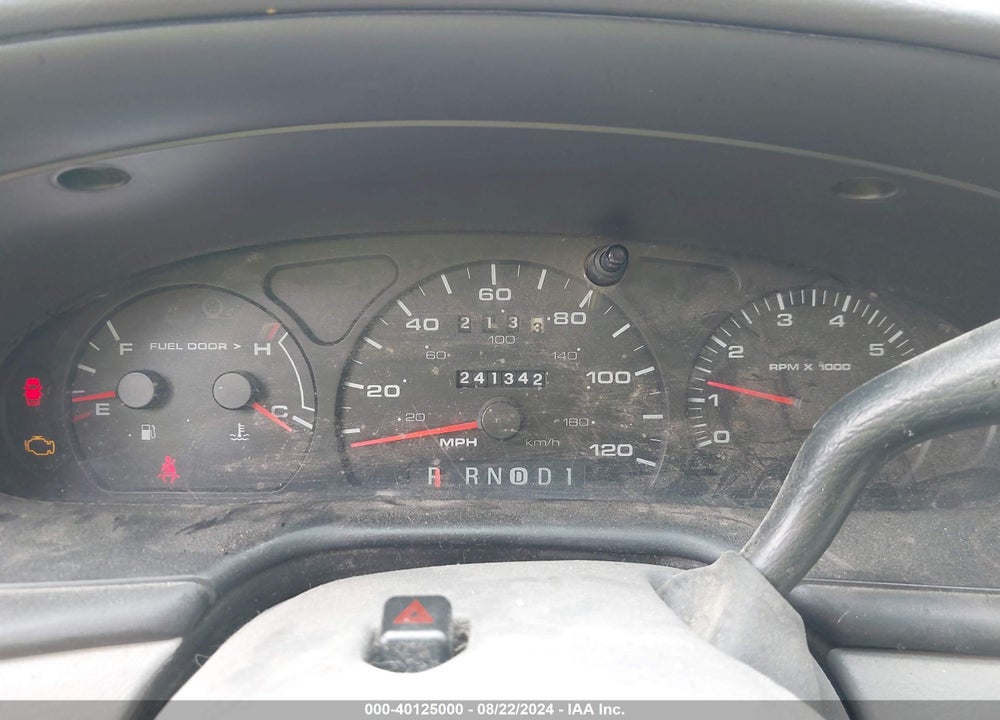 2001 FORD TAURUS SES VIN: 1FAFP55211A262382