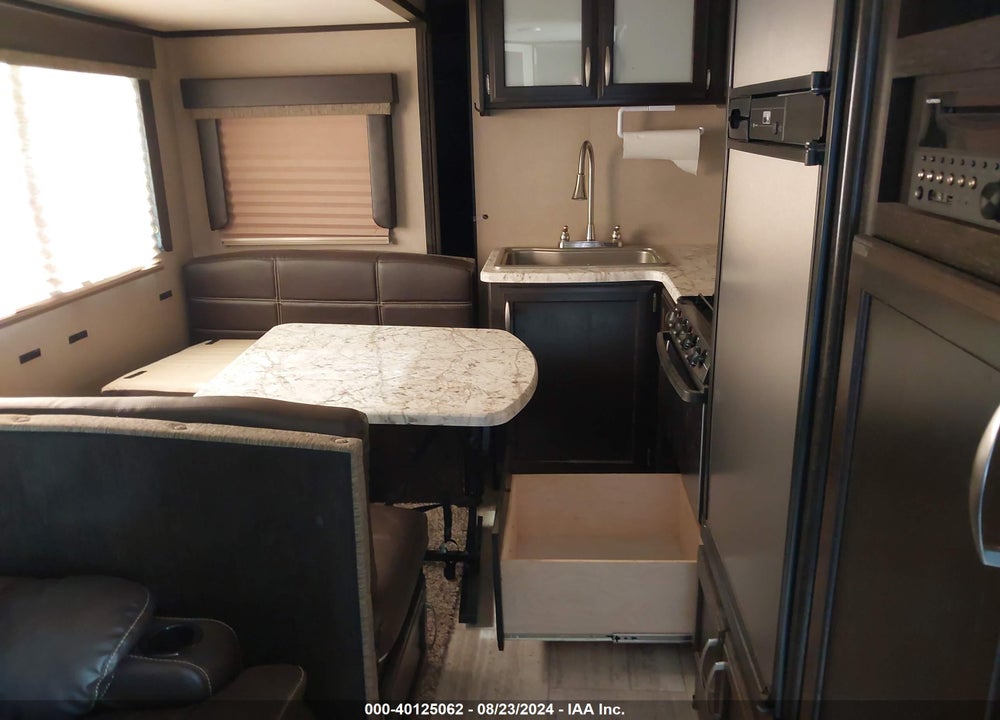 2016 GRAND DESIGN IMAGINE 2800BH VIN: 573TE3223G3400439