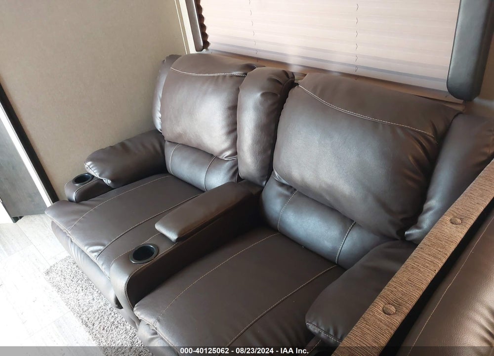 2016 GRAND DESIGN IMAGINE 2800BH VIN: 573TE3223G3400439
